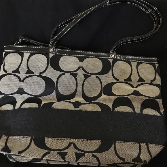 HP👜🎉 Coach Signature Striped Tote Gray / Black - Picture 2 of 8